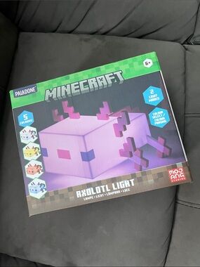 NEW IN BOX Minecraft Axolotl Light